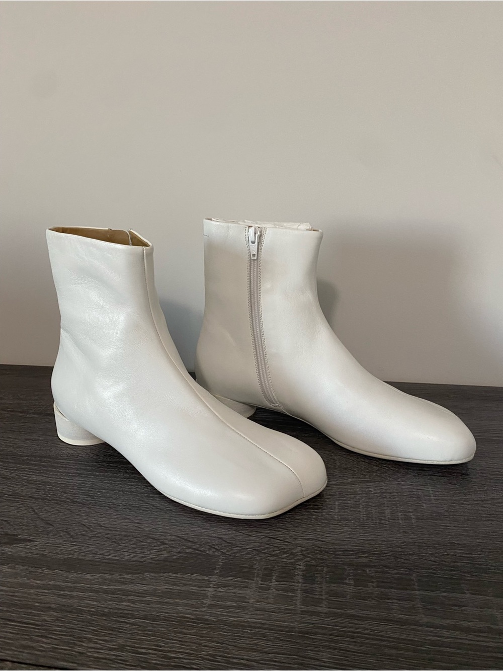 Maison Martin Margiela White Leather Ankle Booties - Picture 6 of 8